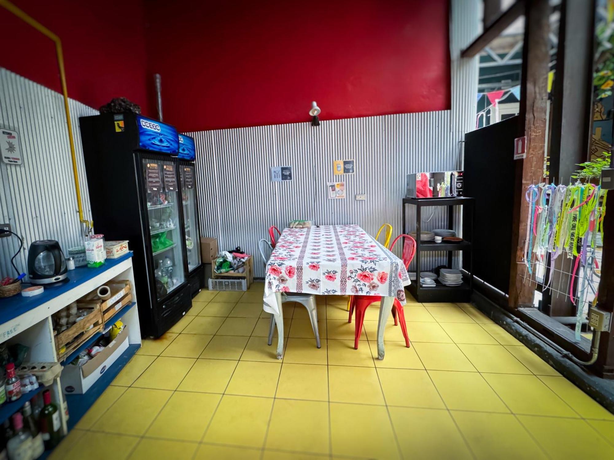 Maki Hostels & Suites 瓦尔帕莱索 外观 照片